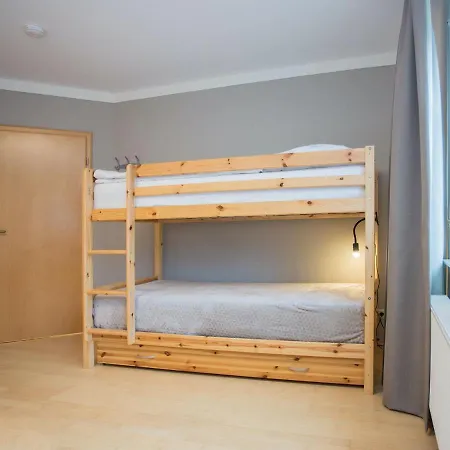 Beautiful In With Balcony Near Ski Lift דירה *