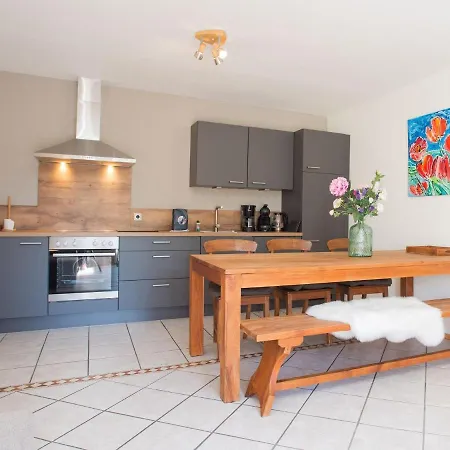 Beautiful In With Balcony Near Ski Lift דירה
